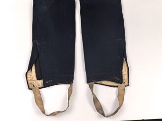 Kaiserreich, dunkelblaue Hose für berittene . Eigentumstück in Offiziersqualität. Getragen, ungereinigt