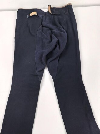 Kaiserreich, dunkelblaue Hose für berittene . Eigentumstück in Offiziersqualität. Getragen, ungereinigt