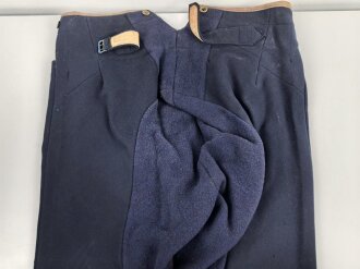 Kaiserreich, dunkelblaue Hose für berittene . Eigentumstück in Offiziersqualität. Getragen, ungereinigt