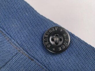 Kaiserreich, gerade Hose zum Waffenrock. Blau mit roter Biese. Stark getragenes Eigentumstück, ungereinigt, Stockfleckig