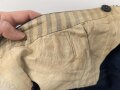 Kaiserreich, gerade Hose zum Waffenrock. Blau mit roter Biese. Stark getragenes Eigentumstück, ungereinigt, Stockfleckig