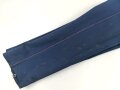 Kaiserreich, gerade Hose zum Waffenrock. Blau mit roter Biese. Stark getragenes Eigentumstück, ungereinigt, Stockfleckig
