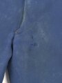Kaiserreich, gerade Hose zum Waffenrock. Blau mit roter Biese. Stark getragenes Eigentumstück, ungereinigt, Stockfleckig