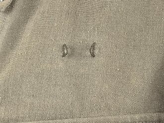Heer, Sommerfeldbluse für einen Oberfeldwebel der Artillerie. Eigentumstück in sehr gutem Zustand, die Effekten original vernäht