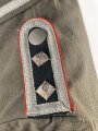 Heer, Sommerfeldbluse für einen Oberfeldwebel der Artillerie. Eigentumstück in sehr gutem Zustand, die Effekten original vernäht