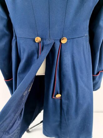 Bayern, Überrock / Mantel für einen Offizier im 6. Infanterie Regiment Kaiser Wilhelm, König von Preussen. Getragenes Eigentumstück mit Altersspuren, ungereinigt