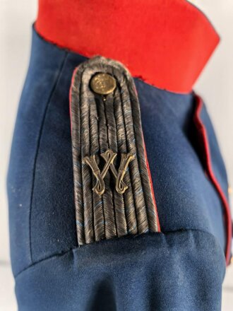 Bayern, Überrock / Mantel für einen Offizier im 6. Infanterie Regiment Kaiser Wilhelm, König von Preussen. Getragenes Eigentumstück mit Altersspuren, ungereinigt