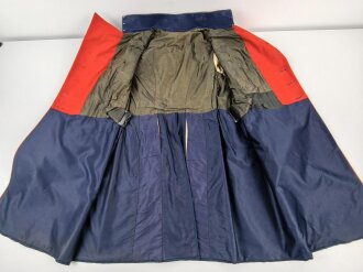 Bayern, Überrock / Mantel für einen Offizier im 6. Infanterie Regiment Kaiser Wilhelm, König von Preussen. Getragenes Eigentumstück mit Altersspuren, ungereinigt