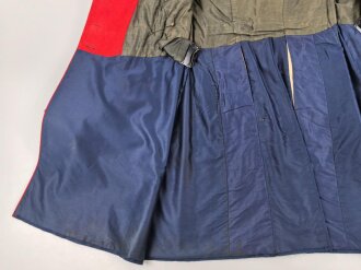 Bayern, Überrock / Mantel für einen Offizier im 6. Infanterie Regiment Kaiser Wilhelm, König von Preussen. Getragenes Eigentumstück mit Altersspuren, ungereinigt