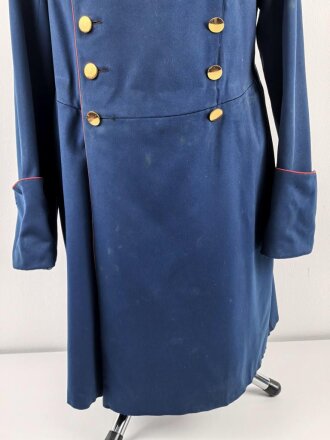 Bayern, Überrock / Mantel für einen Offizier im 6. Infanterie Regiment Kaiser Wilhelm, König von Preussen. Getragenes Eigentumstück mit Altersspuren, ungereinigt