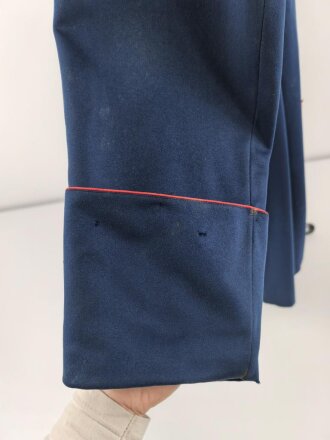 Bayern, Überrock / Mantel für einen Offizier im 6. Infanterie Regiment Kaiser Wilhelm, König von Preussen. Getragenes Eigentumstück mit Altersspuren, ungereinigt