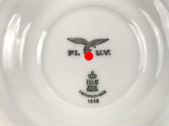 Luftwaffe, Kantinenporzellan große Terrine mit Löwenköpfen, Durchmesser etwa 24cm, Hersteller Heinrich Bavaria 1940. Gebraucht