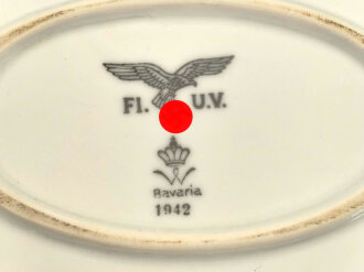 Luftwaffe, Kantinenporzellan, große Vorlegeplatte, Gesamtlänge 41cm, Hersteller Bavaria 1942. Gebraucht
