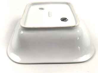 Heer, Kantinenporzellan große, eckige Schale, Kantenlänge 26cm, Hersteller Hutschenreuther Hohenberg Germany 1936. Gebraucht