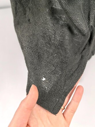 Vorschriftsmäßiges Feldhemd für Angehörige des Heeres. Getragenes Stück. Ausführung in grüngrau