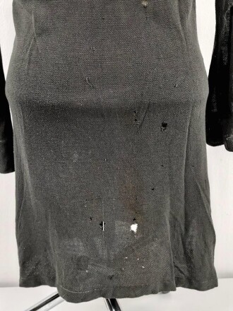 Vorschriftsmäßiges Feldhemd für Angehörige des Heeres. Getragenes Stück. Ausführung in grüngrau