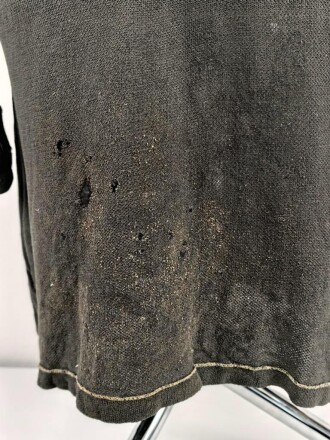 Vorschriftsmäßiges Feldhemd für Angehörige des Heeres. Getragenes Stück. Ausführung in grüngrau