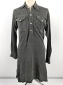 Vorschriftsmäßiges Feldhemd für Angehörige des Heeres. Getragenes Stück. Ausführung in grüngrau