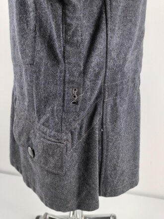 Luftwaffe, Fliegerbluse für einen Gefreiten der Luftnachrichtentruppe. Getragenes Stück in gutem Gesamtzustand, die Effekten original vernäht