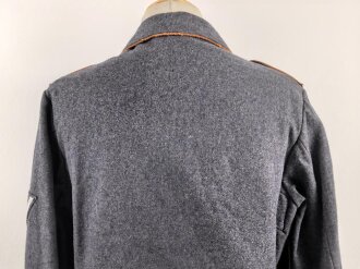 Luftwaffe, Fliegerbluse für einen Gefreiten der Luftnachrichtentruppe. Getragenes Stück in gutem Gesamtzustand, die Effekten original vernäht