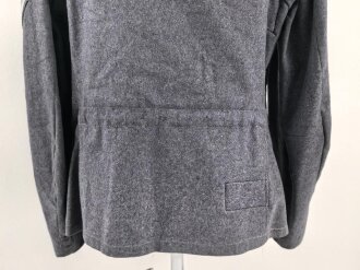 Luftwaffe, Fliegerbluse für einen Gefreiten der Luftnachrichtentruppe. Getragenes Stück in gutem Gesamtzustand, die Effekten original vernäht