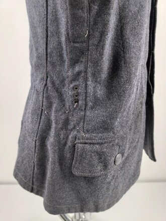 Luftwaffe, Fliegerbluse für einen Gefreiten der Luftnachrichtentruppe. Getragenes Stück in gutem Gesamtzustand, die Effekten original vernäht