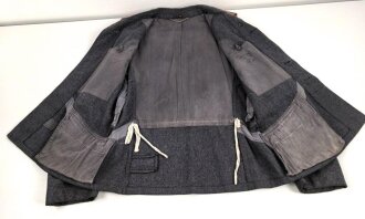 Luftwaffe, Fliegerbluse für einen Gefreiten der Luftnachrichtentruppe. Getragenes Stück in gutem Gesamtzustand, die Effekten original vernäht