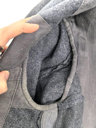 Luftwaffe, Fliegerbluse für einen Gefreiten der Luftnachrichtentruppe. Getragenes Stück in gutem Gesamtzustand, die Effekten original vernäht