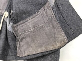 Luftwaffe, Fliegerbluse für einen Gefreiten der Luftnachrichtentruppe. Getragenes Stück in gutem Gesamtzustand, die Effekten original vernäht