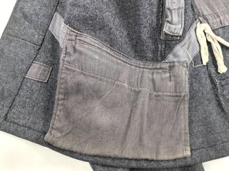 Luftwaffe, Fliegerbluse für einen Gefreiten der Luftnachrichtentruppe. Getragenes Stück in gutem Gesamtzustand, die Effekten original vernäht