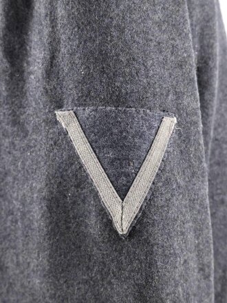Luftwaffe, Fliegerbluse für einen Gefreiten der Luftnachrichtentruppe. Getragenes Stück in gutem Gesamtzustand, die Effekten original vernäht