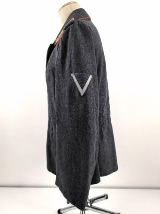 Luftwaffe, Fliegerbluse für einen Gefreiten der Luftnachrichtentruppe. Getragenes Stück in gutem Gesamtzustand, die Effekten original vernäht