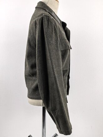 Heer, Feldbluse für Mannschaften Modell 1944. Getragenes Stück , die Effekten original vernäht