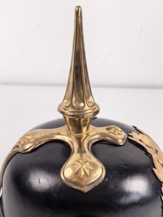 Hessen, Pickelhaube für Offiziere . Neuzeitliche Sammleranfertigung, Kopfgrösse gemessen 58