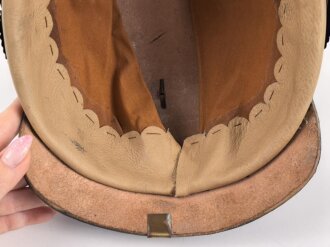 Hessen, Pickelhaube für Offiziere . Neuzeitliche Sammleranfertigung, Kopfgrösse gemessen 58