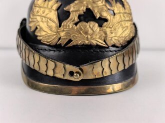 Hessen, Pickelhaube für Offiziere . Neuzeitliche Sammleranfertigung, Kopfgrösse gemessen 58