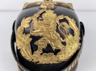 Hessen, Pickelhaube für Offiziere . Neuzeitliche Sammleranfertigung, Kopfgrösse gemessen 58