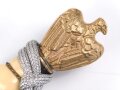Dolch für Offiziere der Kriegsmarine, beidseitig geätzte, saubere Klinge von Eickhorn Solingen, die Vergoldung gut, Abschlussknauf sitzt nicht ganz fest