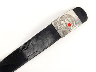 Koppel für Angehörige der Hitlerjugend. Zusammengehörig, getragegen, das Schloos Eisen vernickelt ohne Hersteller. Gesamtlänge des Riemen 80cm