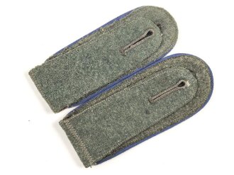 Heer, Paar Schulterklappen für einen Unteroffizier der Sanitätstruppe, Länge etwa 11,5cm
