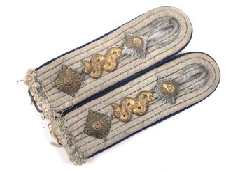 Heer, Paar Schulterstücke für einen Sanitätsoffizier, Länge etwa 10,5cm