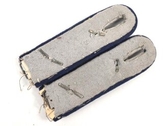 Heer, Paar Schulterstücke für einen Sanitätsoffizier, Länge etwa 10,5cm