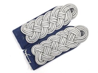 Heer, Paar Schulterstücke für einen Sanitätsoffizier, Länge etwa 10,5cm,