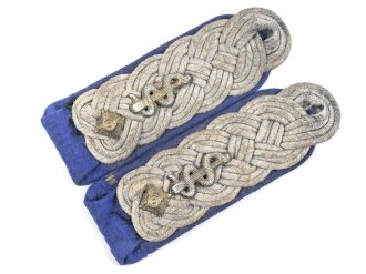 Heer, Paar Schulterstücke für einen Sanitätsoffizier, Länge etwa 12cm