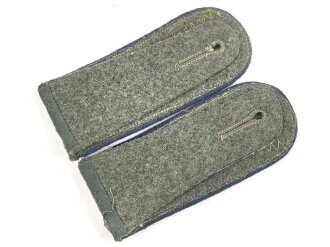 Heer, Paar Schulterstücke für einen Sanitätsoberfeldwebel, Länge etwa 11,5cm, frühe Ausführung