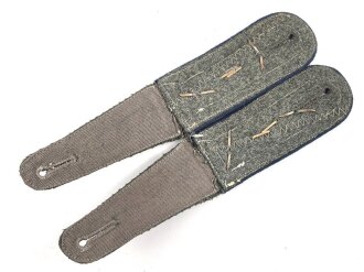 Heer, Paar Schulterstücke für einen Sanitätsoberfeldwebel, Länge etwa 11,5cm, frühe Ausführung