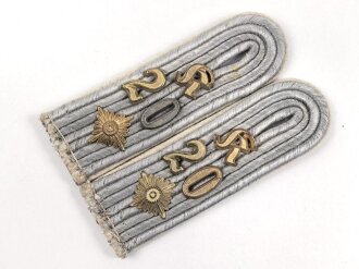 Heer, Paar Schulterstücke für einen Oberleutnant im Kradschützenbataillion 20, Länge etwa 11cm
