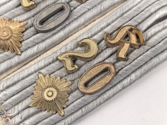 Heer, Paar Schulterstücke für einen Oberleutnant im Kradschützenbataillion 20, Länge etwa 11cm