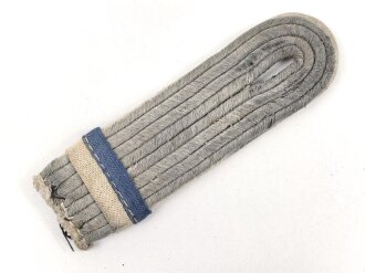 Heer,  Einzelnes  Schulterstück für einen Leutnant der Infanterie, Länge etwa 11cm, blau/weisser Überschub Originalvernäht