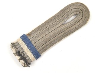 Heer,  Einzelnes  Schulterstück für einen Leutnant der Infanterie, Länge etwa 11cm, blau/weisser Überschub Originalvernäht